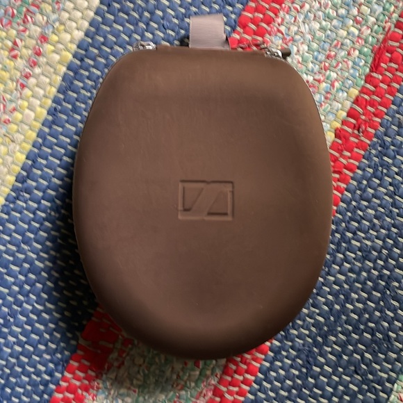 Sennheiser Momentum headphones - Picture 9 of 9